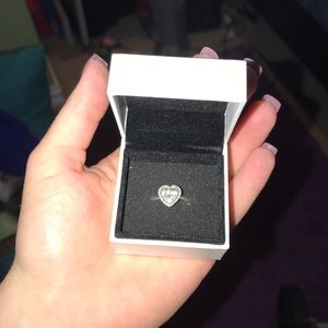 Pandora Ring